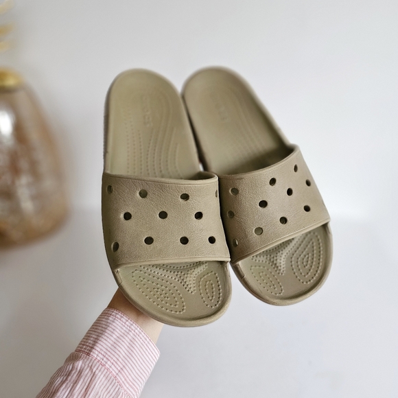 Crocs Iconic Comfort Classic Slide v2 Unisex Size M 9 / W 11 Taupe Slides Clog - Picture 2 of 14